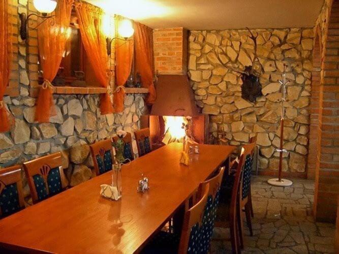 Powidz Lakeside Hotel & Restaurant Dış mekan fotoğraf